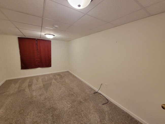 Building Photo - 4 Bed 2 Bath house for Rent!