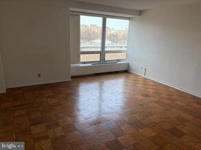 Building Photo - 1425 4th St SW