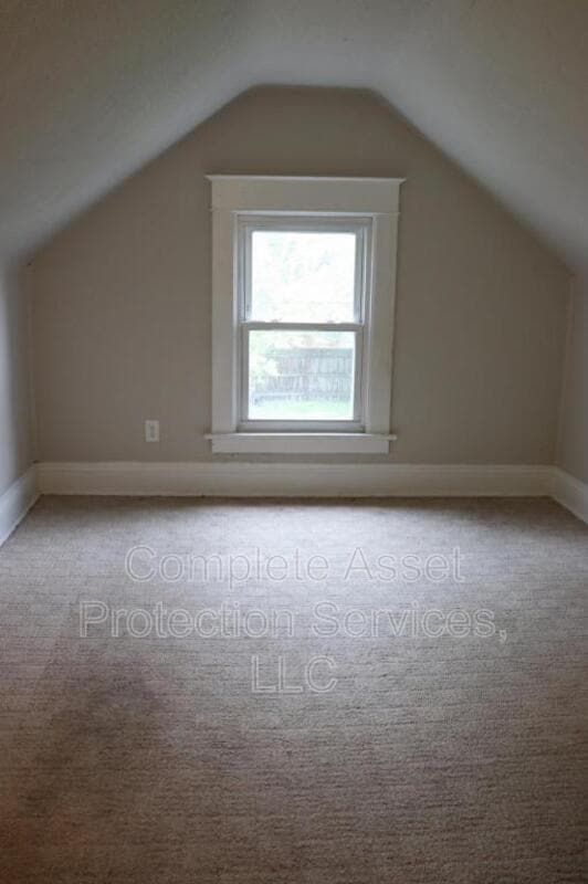 Building Photo - 105 Norton St