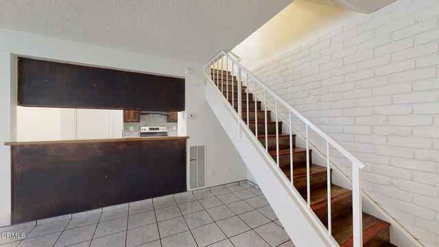 Building Photo - 1125 W Calle Del Sol