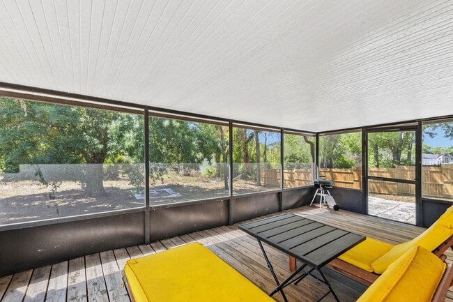 Building Photo - 7694 Indian Ridge Trail S