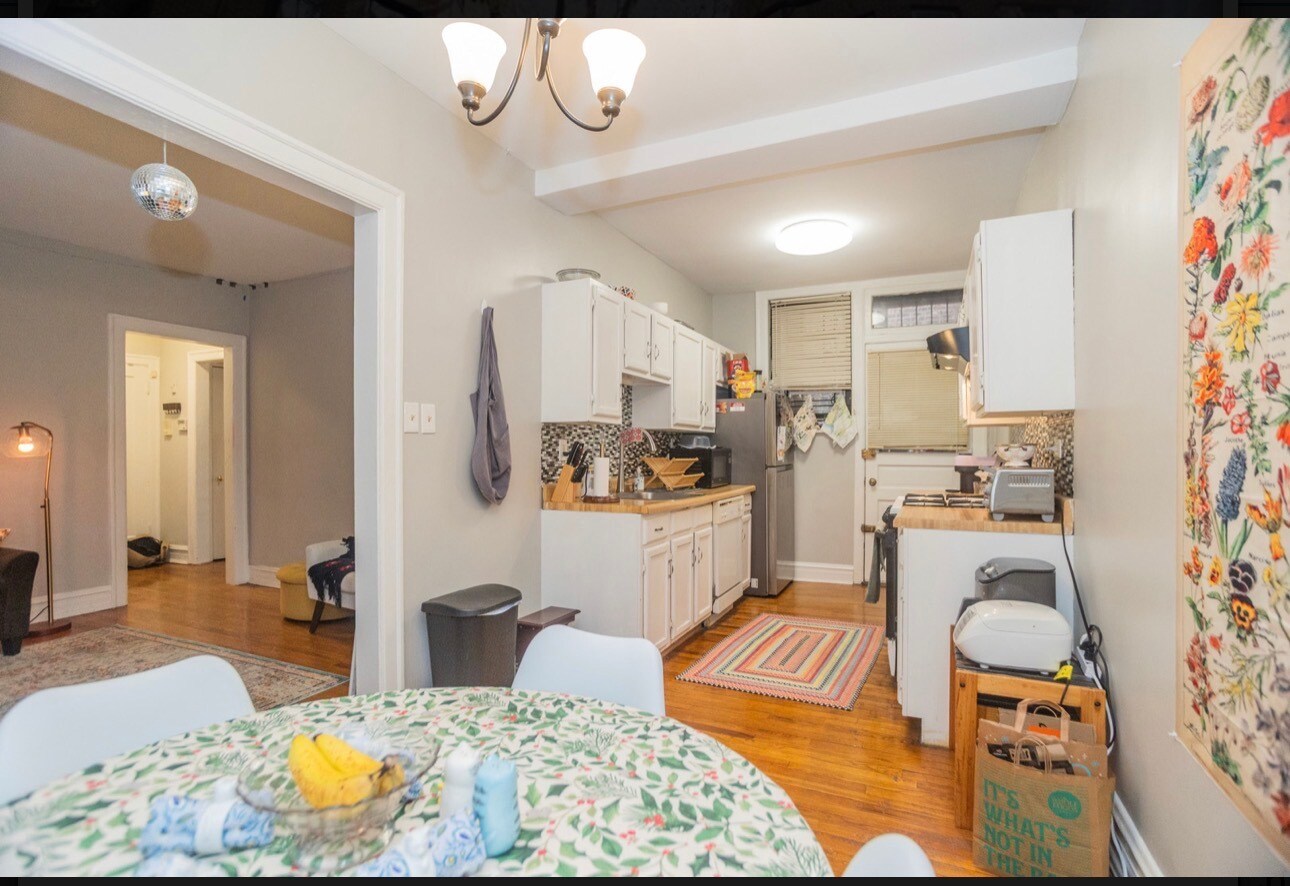 Building Photo - 5457 S Ingleside Ave