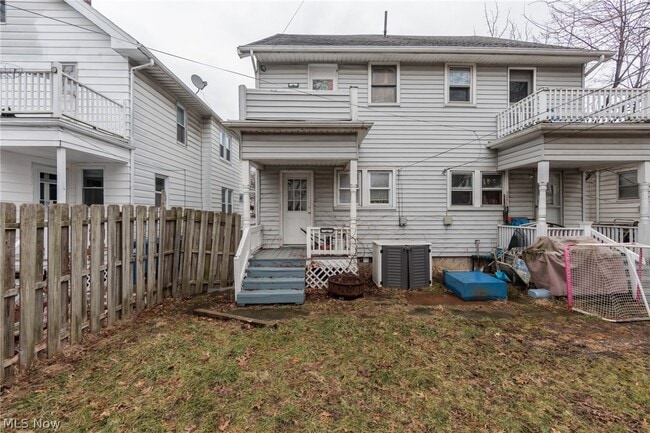 Building Photo - 1446 Hopkins Ave