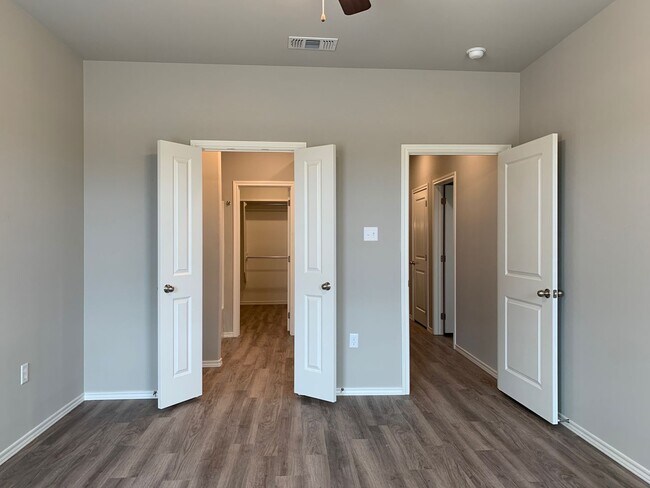 Building Photo - DB 1219 Preston Trails