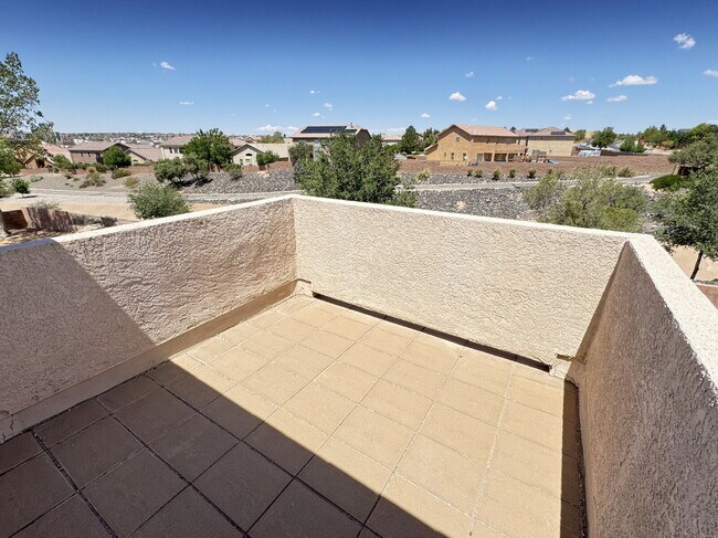 Building Photo - Stunning Cabezon Area Home!