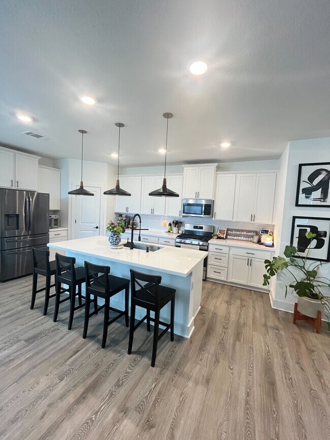 Building Photo - 2905 St Regis Dr
