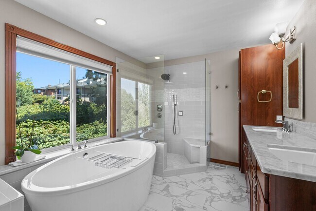 Building Photo - 3Bd/3Ba Seattle House