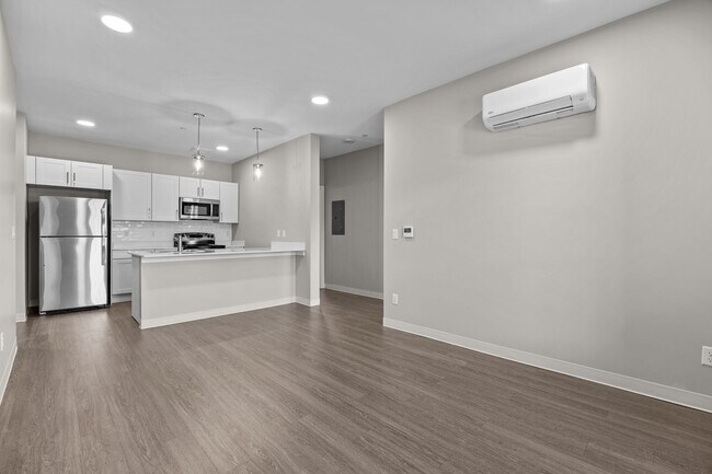 Building Photo - The Monument: Modern 2 Bedroom Apartment: Contemporary Design, Prime Location