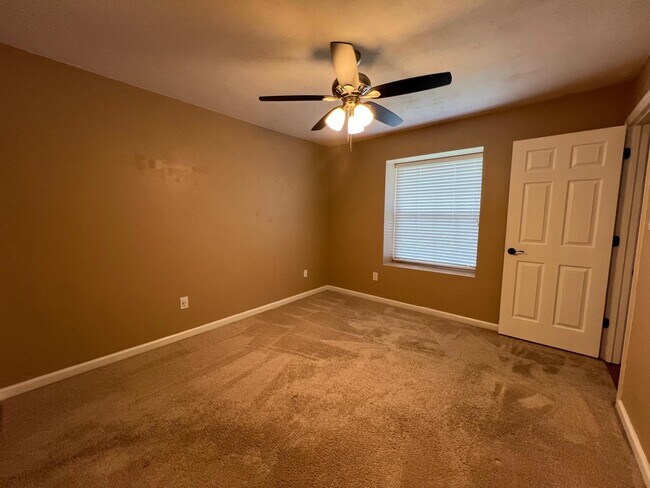 Building Photo - 3007 Richview Park Cir W