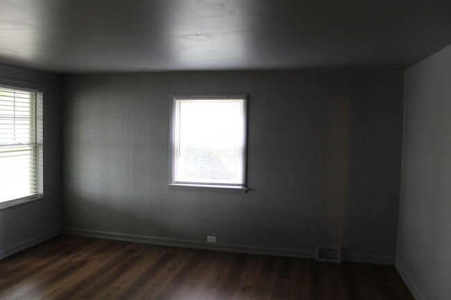 Building Photo - Available Now! Swartz Creek Schools!