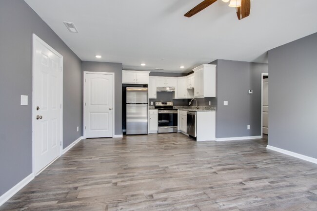 Building Photo - 138 Main St N