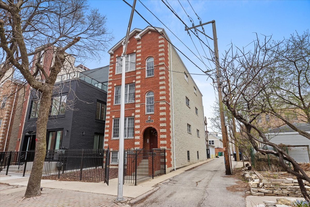 Building Photo - 1812 W Thomas St