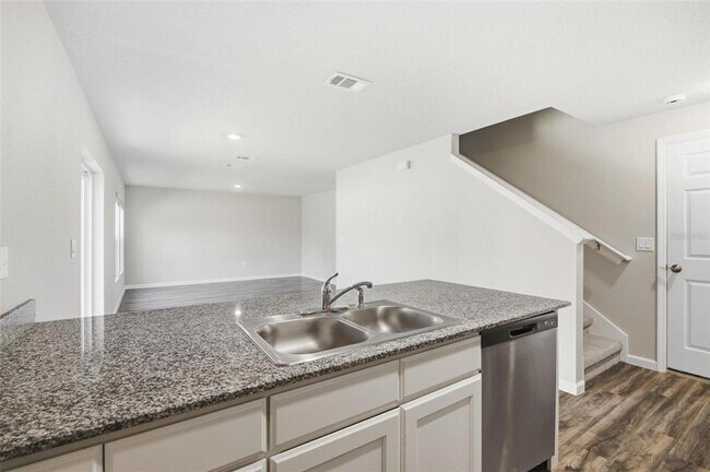 Building Photo - 64 Foxhall Ln