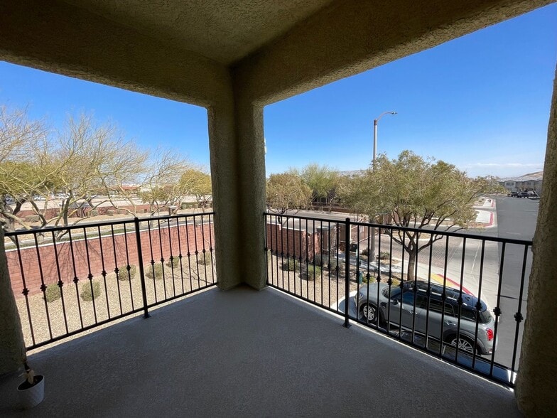 Building Photo - 8591 Insignia Ave