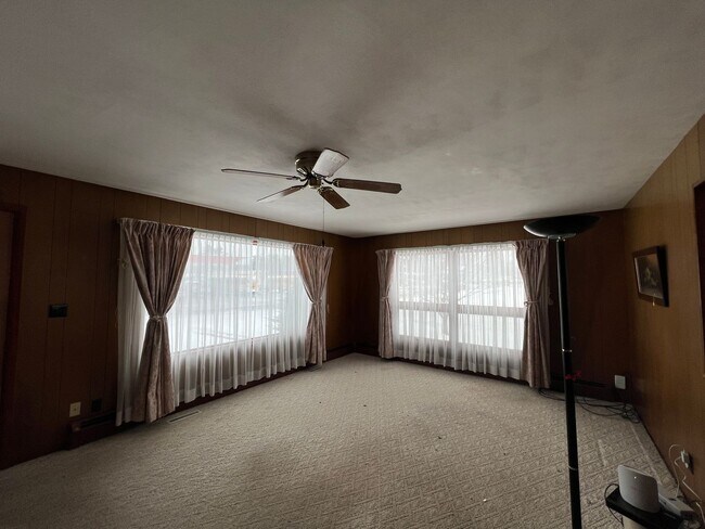 Building Photo - Click the “Apply Now” button or email wapmrentals@gmail.com for a prompt response.