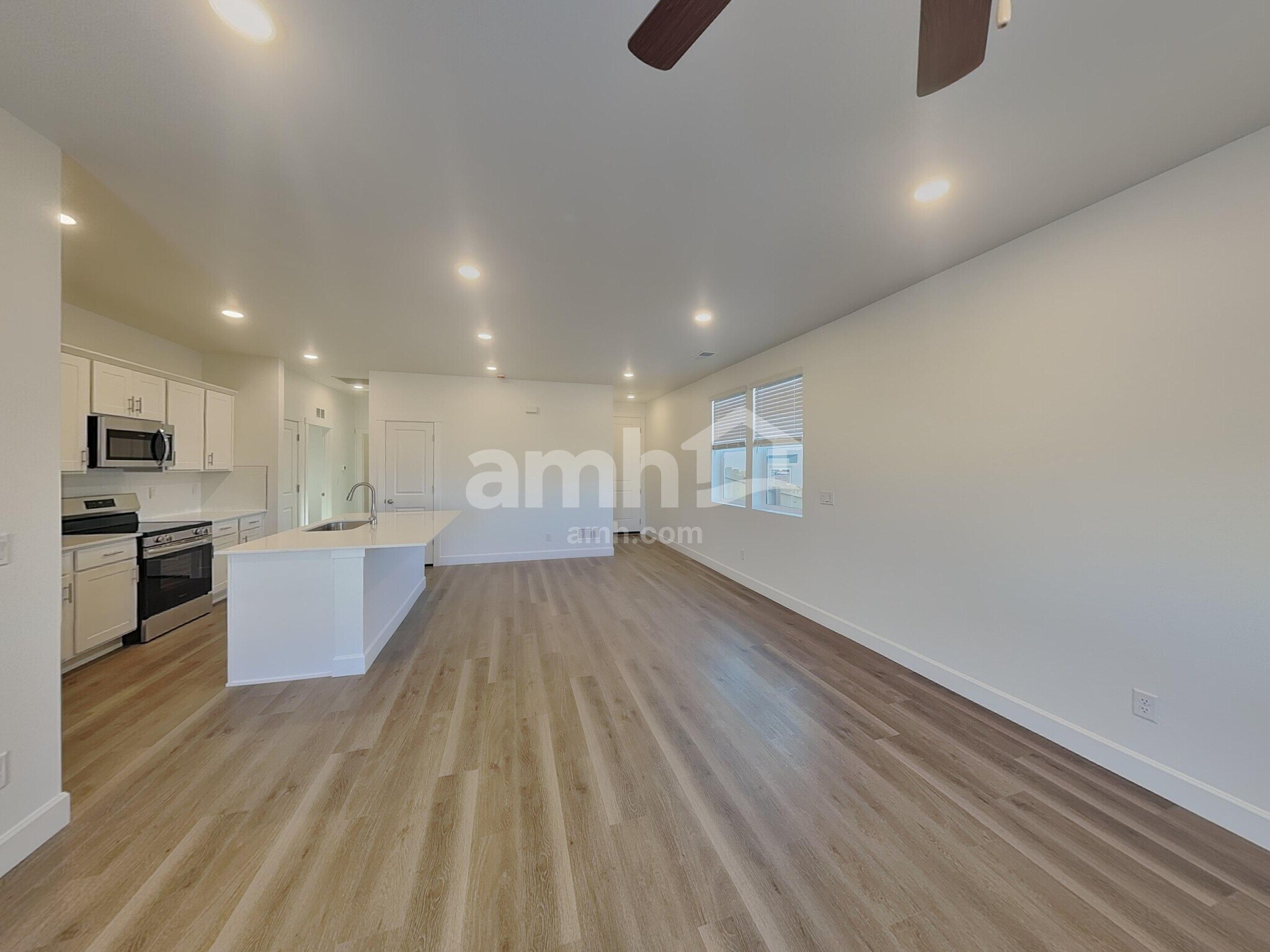 Building Photo - 13897 E 101st Ave