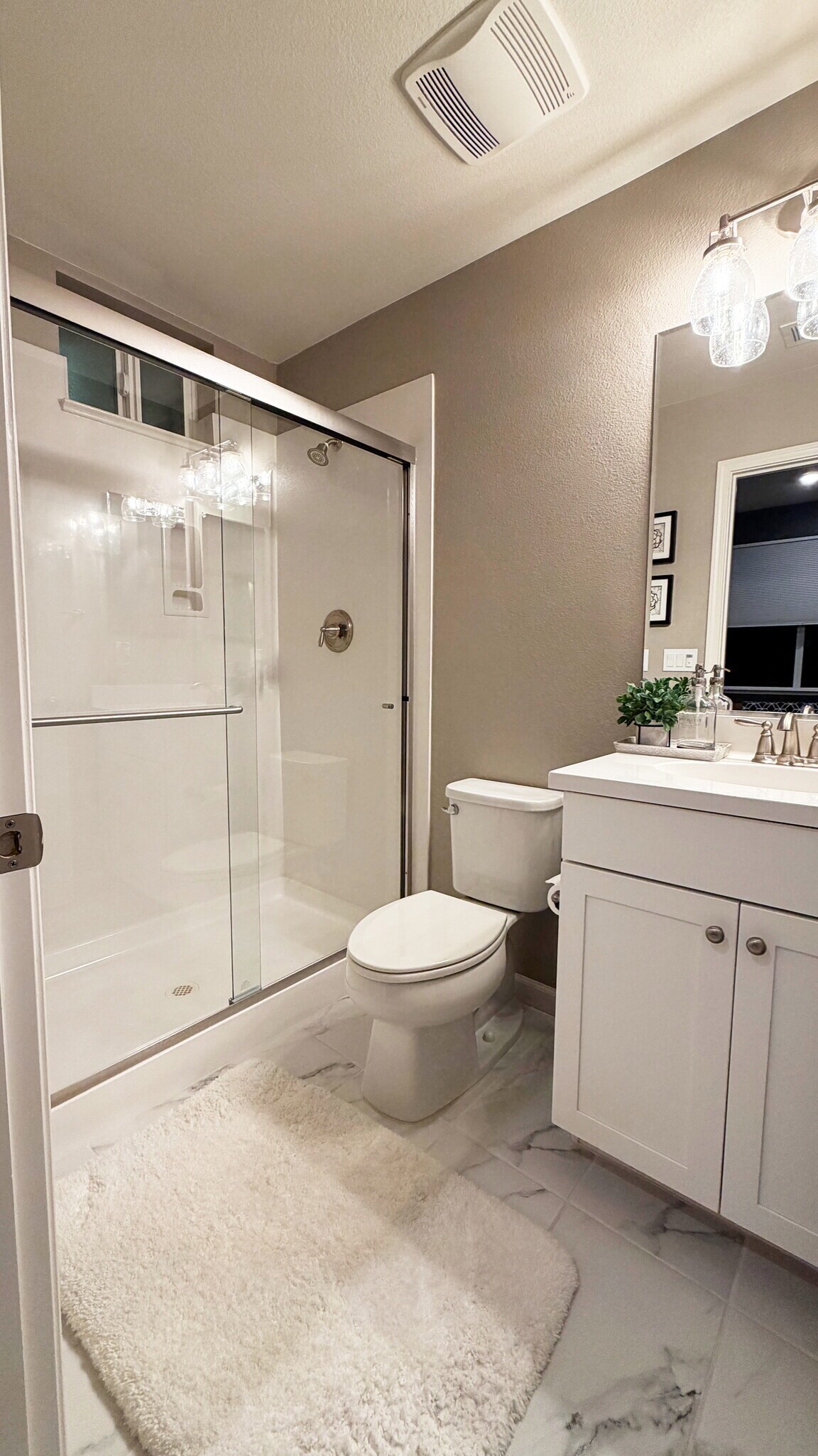 Building Photo - 164 Agustin Narvaez St