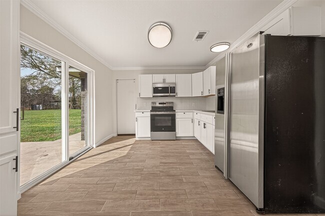 Building Photo - 25409 Pebble Dr