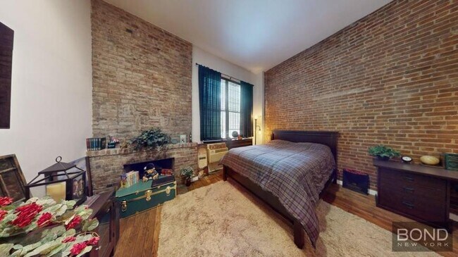 Building Photo - 0 bedroom in Manhattan NY 10024