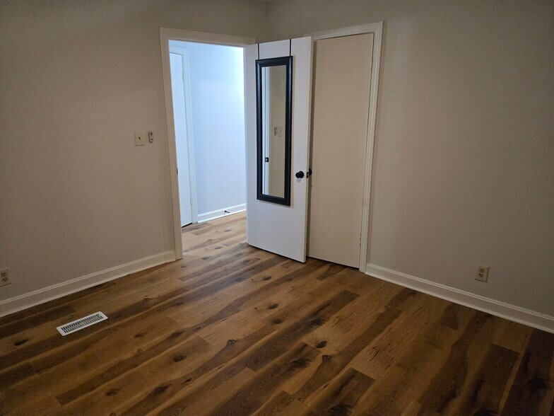 Building Photo - 1536 Arling Ave