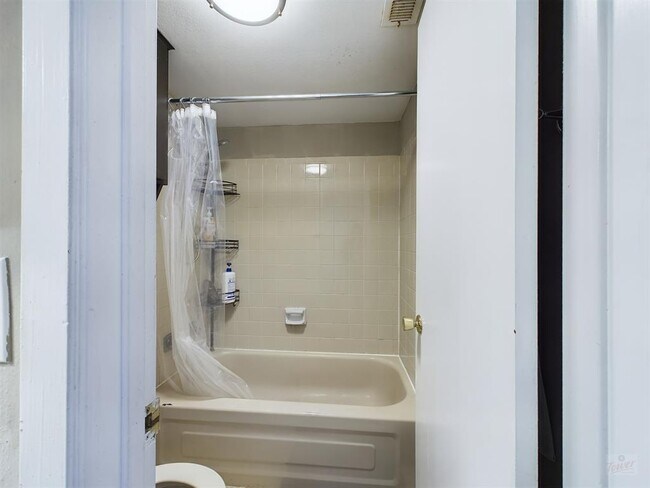 Building Photo - 3000 Guadalupe St