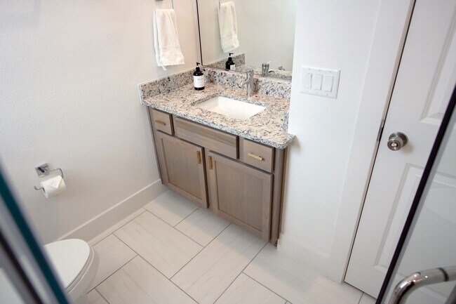 Building Photo - 1538 W Tidwell Rd