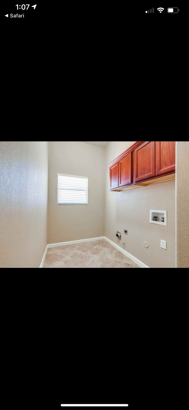 Building Photo - 2600 Snowy Rock Pl