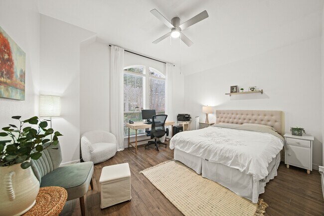 Building Photo - 12210 Pebble Meadows