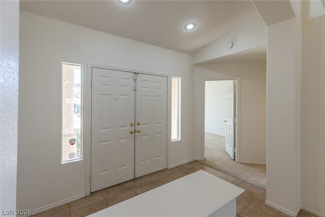 Building Photo - 718 Tiffany Bend St