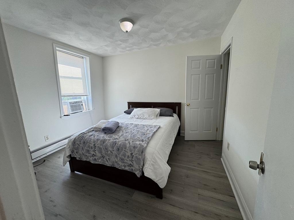 Building Photo - 10 Saunders St