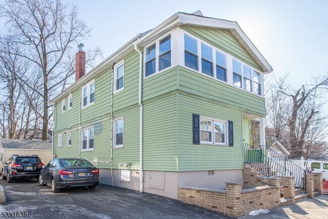 Building Photo - 19 Walnut Pkwy