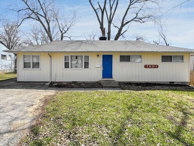 Primary Photo - Spacious 4-Bedroom Home in a Prime Locatio...