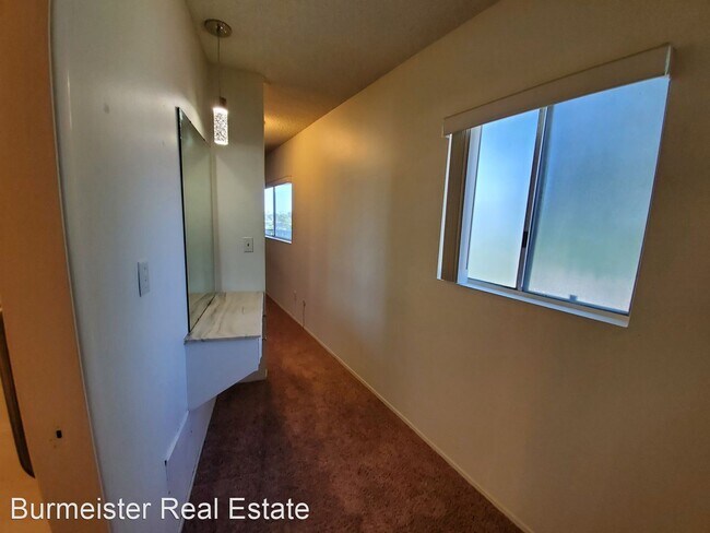 Building Photo - 1025 Meadow Lake Dr