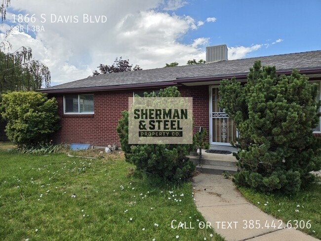 Building Photo - 1866 S Davis Blvd
