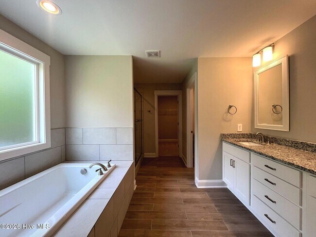 Building Photo - 404 Endicott Ct