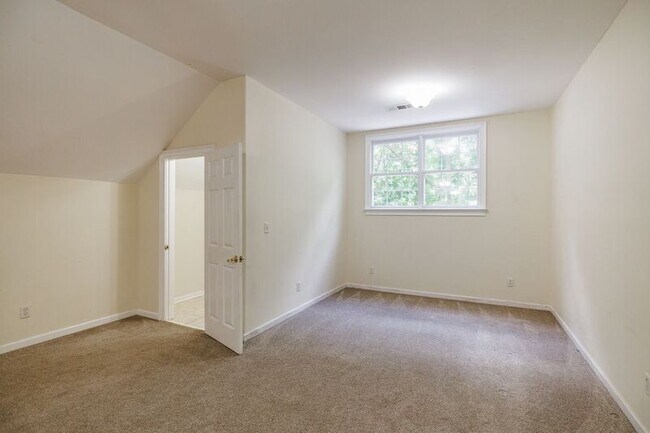 Building Photo - 580 Wolf Creek Trail