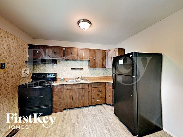 Building Photo - 1140 Estes Dr
