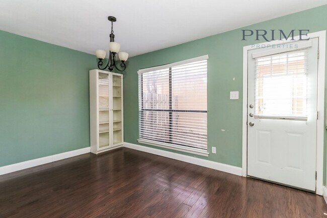 Building Photo - Amazing Austin condo!