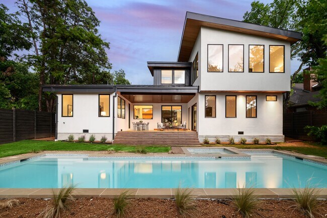 Building Photo - 5023 Lilac Ln