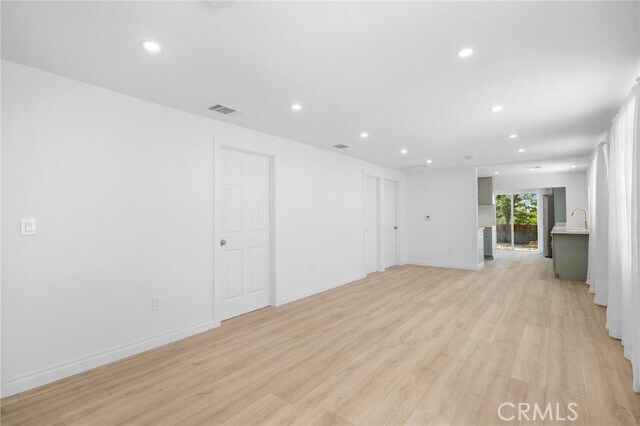 Building Photo - 10607 Whitegate Ave