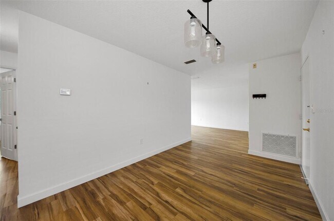 Building Photo - 2700 Bayshore Blvd
