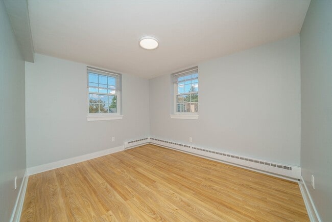 Building Photo - 132 Sherman St