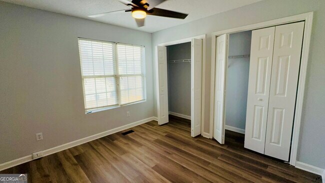 Building Photo - 1718 Graywood Dr SE