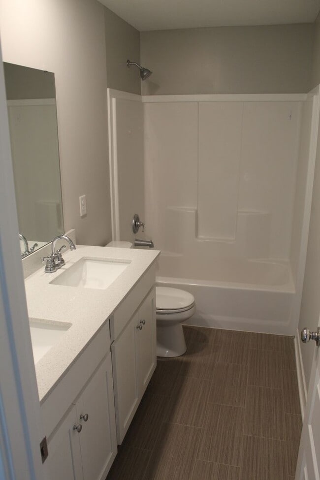 Building Photo - Spacious 5 BR Home in Avon Schools!