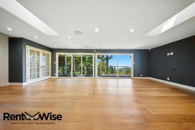 Building Photo - 14826 Skyline Blvd