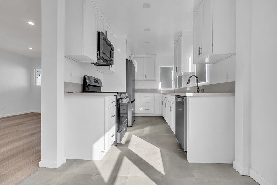 Building Photo - 1155 Exposition Blvd