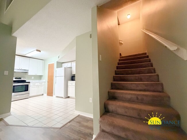 Building Photo - Spacious 3BR Townhome Minutes from Hurlburt Field and Eglin AFB!