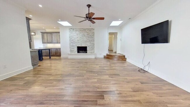 Building Photo - 1310 Ferncliff Rd