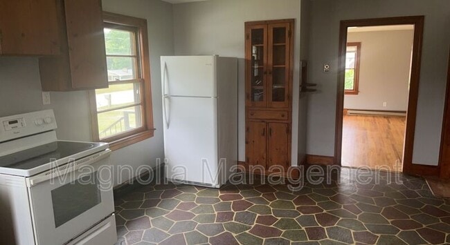 Building Photo - 1935 Raleigh Rd