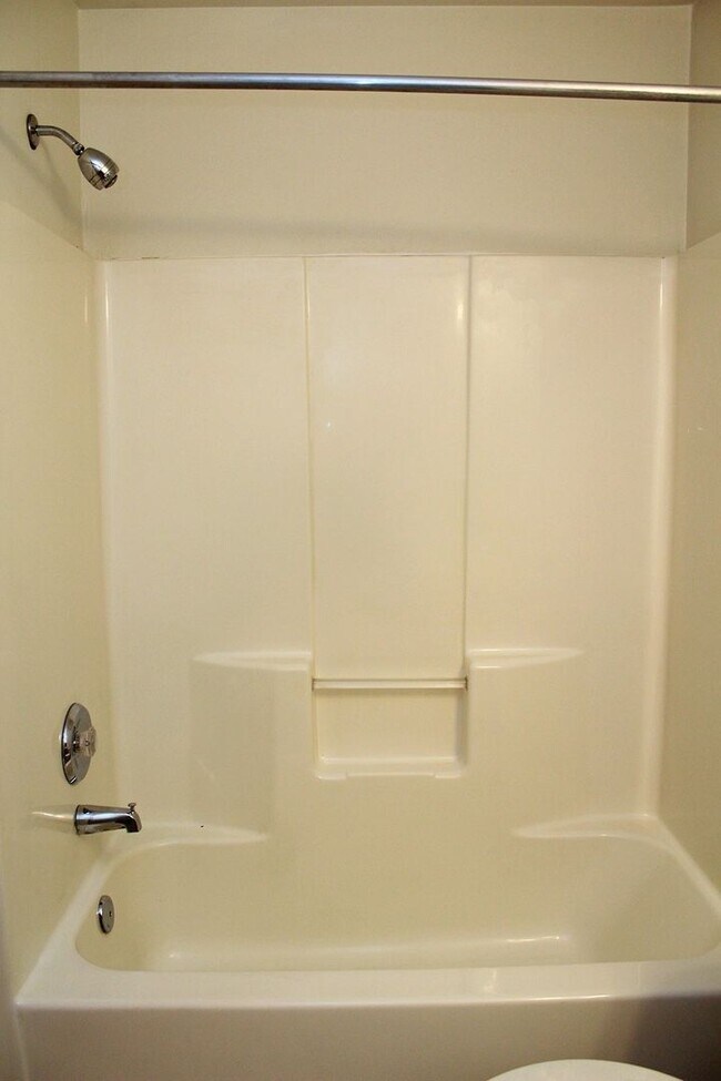 Building Photo - 1971 SE 122nd Ave